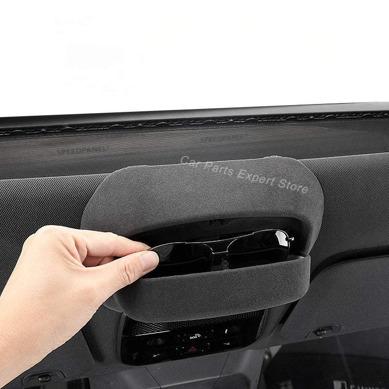 Lynk & Co 07 / 08 — Suede Sunglasses Holder & Storage Clip (Roof-Mounted)