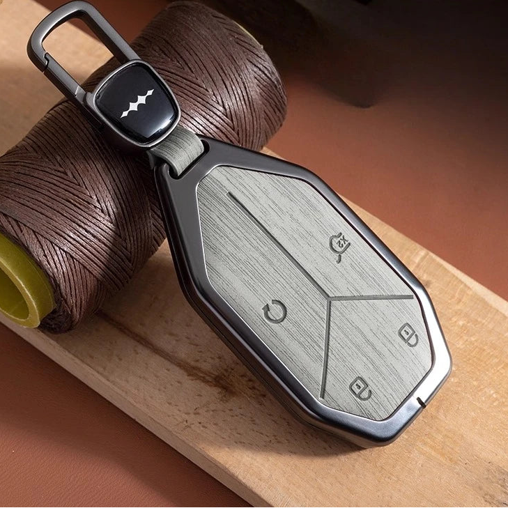 BYD Leopard 5 / 8 / Ti3 / Ti7 — Wood Grain Zinc Alloy Key Fob Case & Keychain (2025–2026)