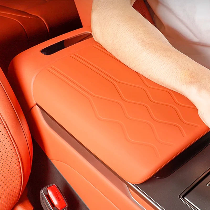 BYD Tang L / Sealion 8 — Silicone Armrest Console Protector Cushion (2025–2026)